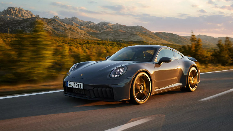 İlk Hibrit “Porsche 911” Tanıtıldı