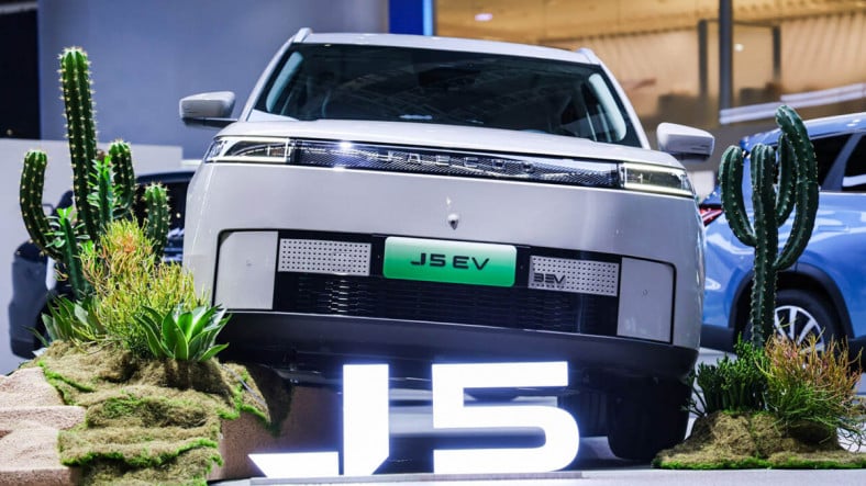 JAECOO, Ford Otosan'ın Elektrikli Puma'sına Rakip Olan Kompakt SUV'u J5 BEV'i Tanıttı