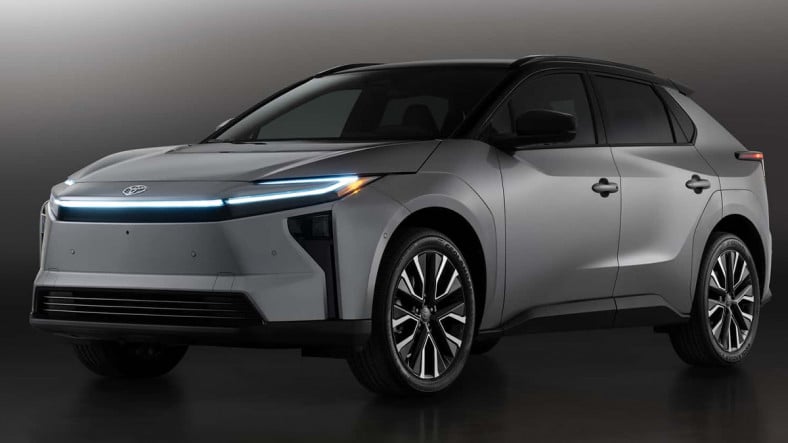 Toyota'nın Yeni Elektrikli Otomobili "bZ" Tanıtıldı (Nihayet Aktivasyon Kodu Gibi Olan İsmi Değişti)
