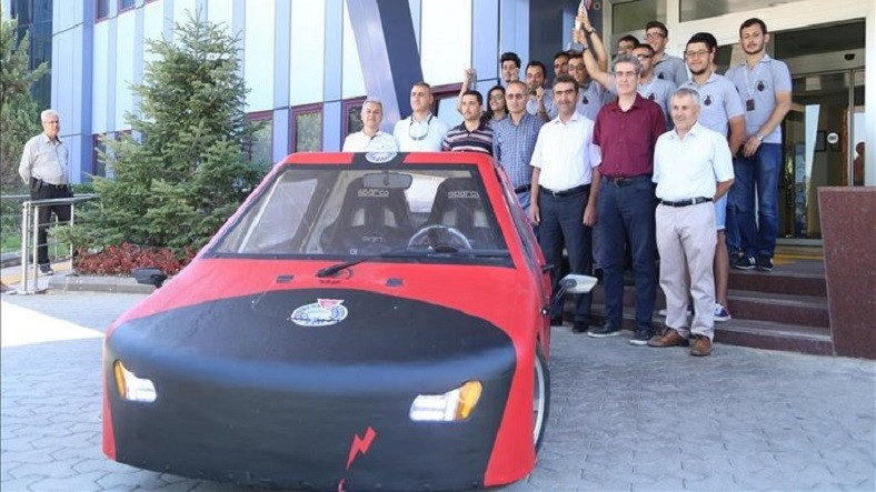 Türk Öğrencilerin Geliştirdiği Uğur Böceği İsimli Otomobil TÜBİTAK tan Ödül