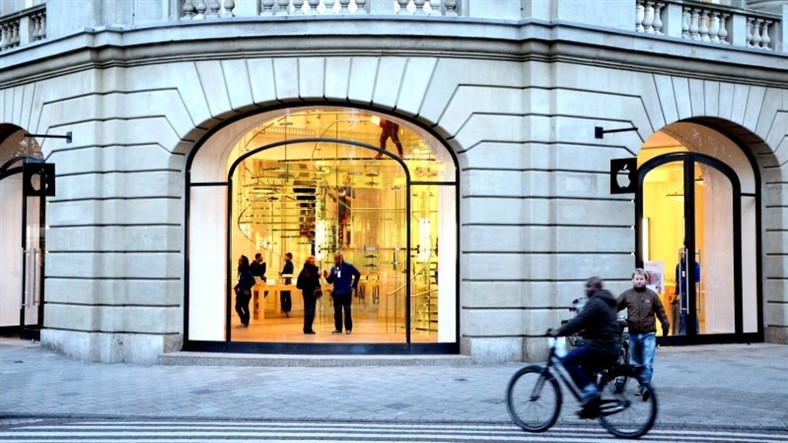 Amsterdam Apple Store iPad Bataryasının Patlaması Nedeniyle Geçici Olarak Kapatıldı