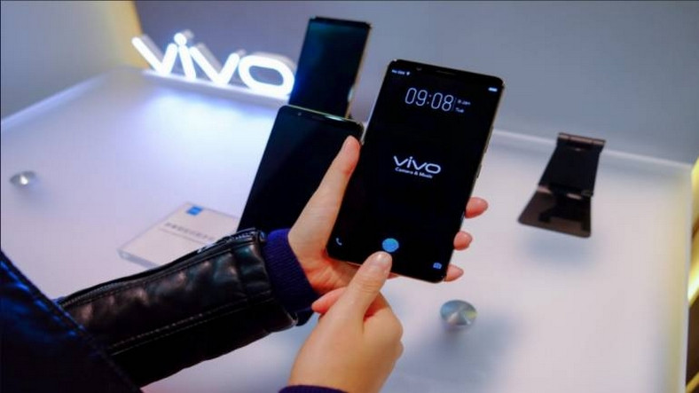 Vivo V15 Pro, Açılabilir Selfie Kamerasıyla Geliyor