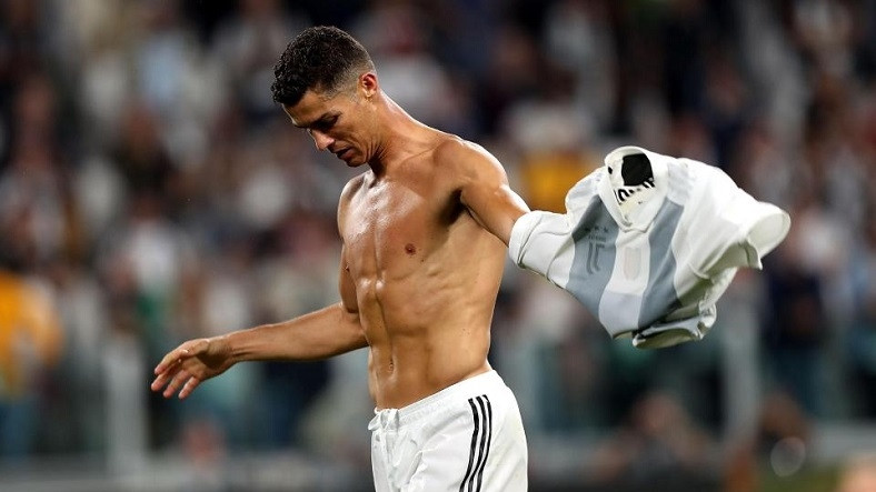 Ronaldo, FIFA 19'un Kapaklarından Resmen Silindi