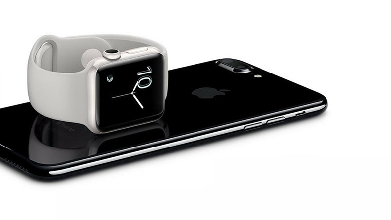 Yeni iPhone'lar, Apple Watch ve AirPods'ları Şarj Edebilecek