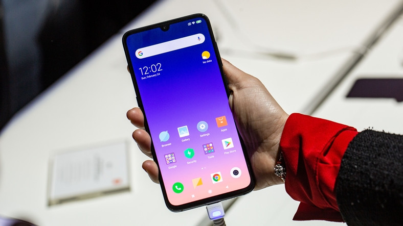 Xiaomi, Tersine Çentikli Bir Telefon İçin Patent Aldı