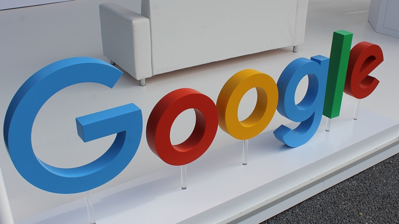 Google, Katlanabilir Telefon Modeli İçin Çalışmaya Başladı