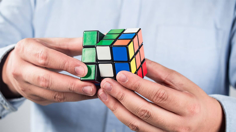 Yapay Zeka Rubik Küp Yarışında Klasik Sistemden Geride Kaldı