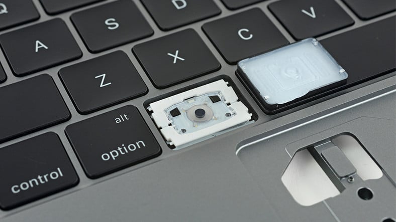 16 İnç MacBook Pro, Yeni Klavye Tasarımlı İlk Cihaz Olacak