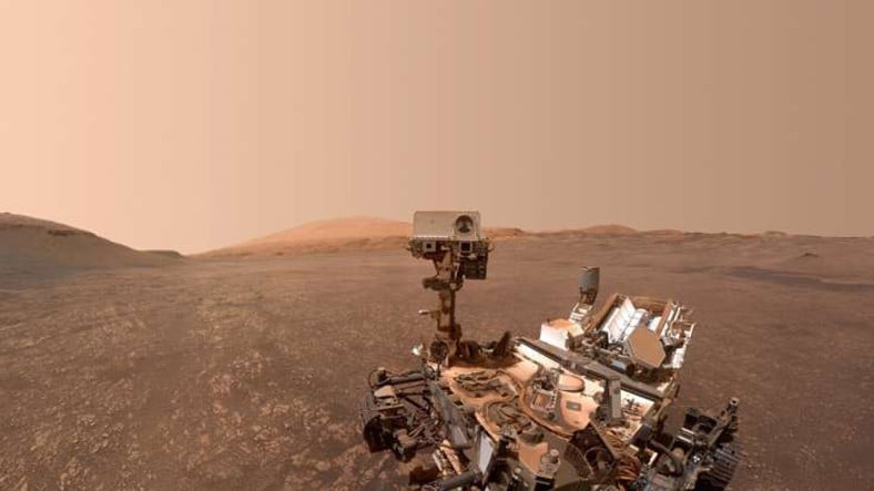 curiosity-mars-in-mona-lisa-sini-fotografladi-1565279125.jpg