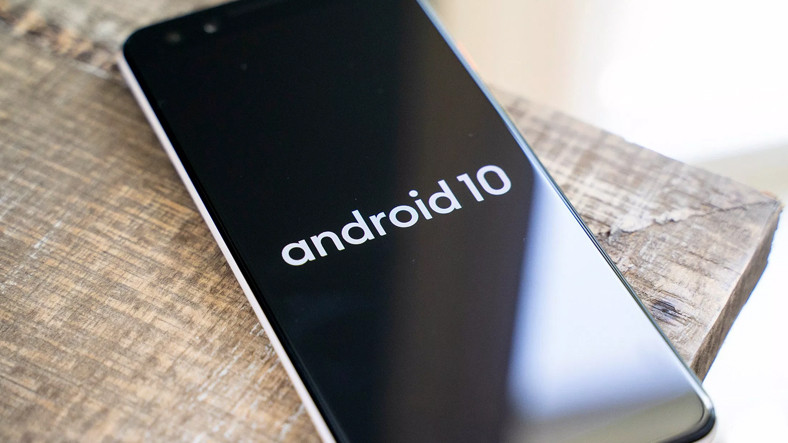 Android 10 ve One UI 2 0'ın İlk Kez Görüldüğü