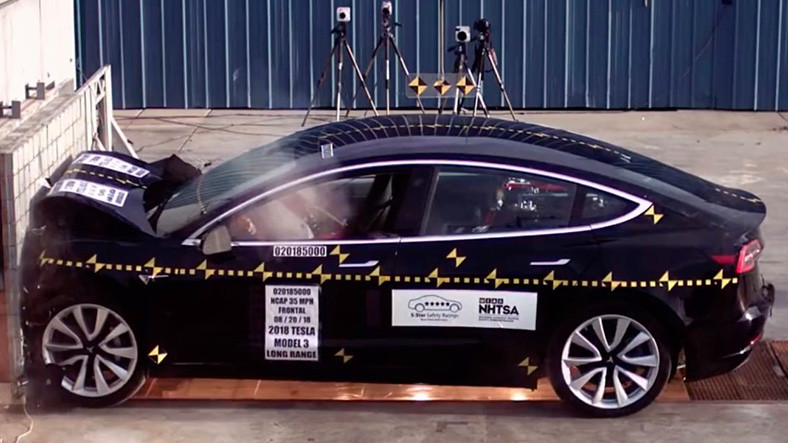 Tesla En Güvenli Arabalar Listesinden Diskalifiye Edildi İşte Sebebi