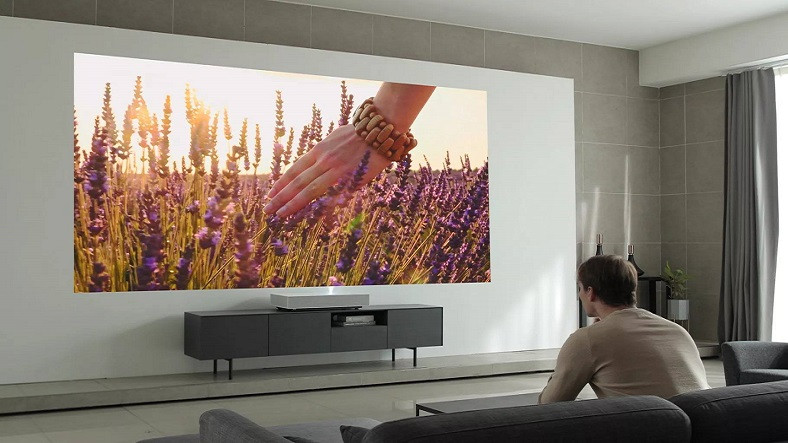 LG 4K Televizyon Arayanların Aklını Çelecek 4K Projeksiyonunu Duyurdu