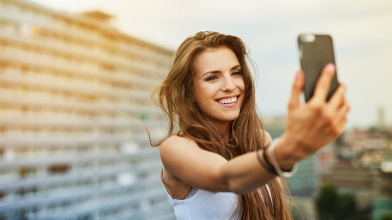 Etkileyici Bir Selfie Çekmek İçin 10 Şahane Uygulama