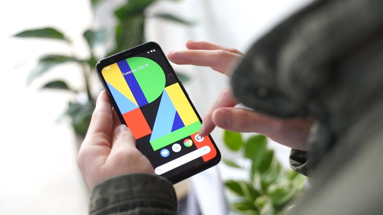 Google Pixel 4 XL, En İyi Telefon Ekranına Sahip