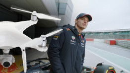 Formula 1 Şampiyonu Max Verstappen, Dünyanın En Hızlı Drone'u ile Yarıştı [Video]
