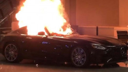 ABD'deki Protestolarda 150 Bin Dolarlık Mercedes AMG GT Ateşe Verildi